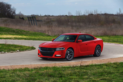 2015-dodge-charger-rt-003-1.jpg