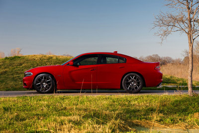 2015-dodge-charger-rt-009-1.jpg