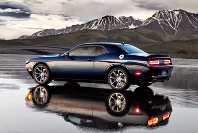 2015 Dodge Challenger SRT Hellcat 15.jpg