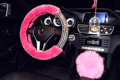 Volant-diamant-laine-de-fourrure-lumineux-voiture-direction-couvercle-de-roue-de-volant-de-voiture-int&eacute;rieur.jpg